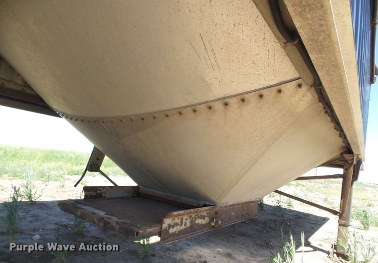 image for item DH4944 2004 Jet double hopper bottom grain trailer