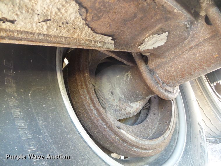 image for item DH4944 2004 Jet double hopper bottom grain trailer