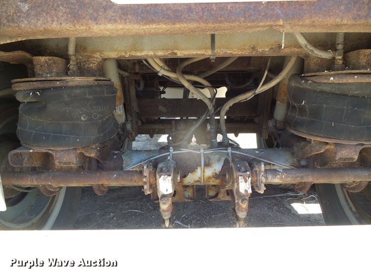 image for item DH4944 2004 Jet double hopper bottom grain trailer