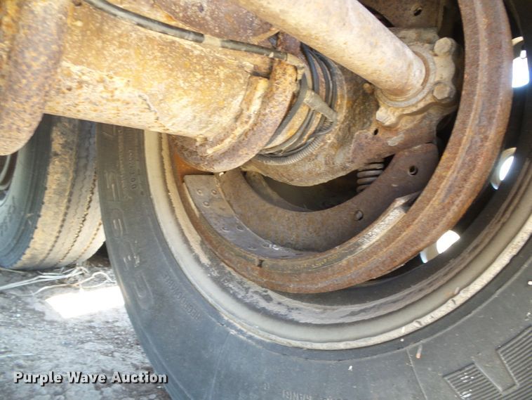 image for item DH4944 2004 Jet double hopper bottom grain trailer