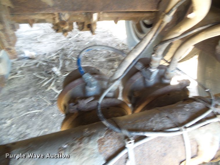 image for item DH4944 2004 Jet double hopper bottom grain trailer