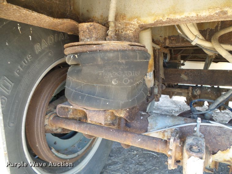 image for item DH4944 2004 Jet double hopper bottom grain trailer