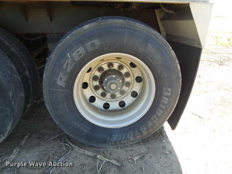 image for item DH4944 2004 Jet double hopper bottom grain trailer