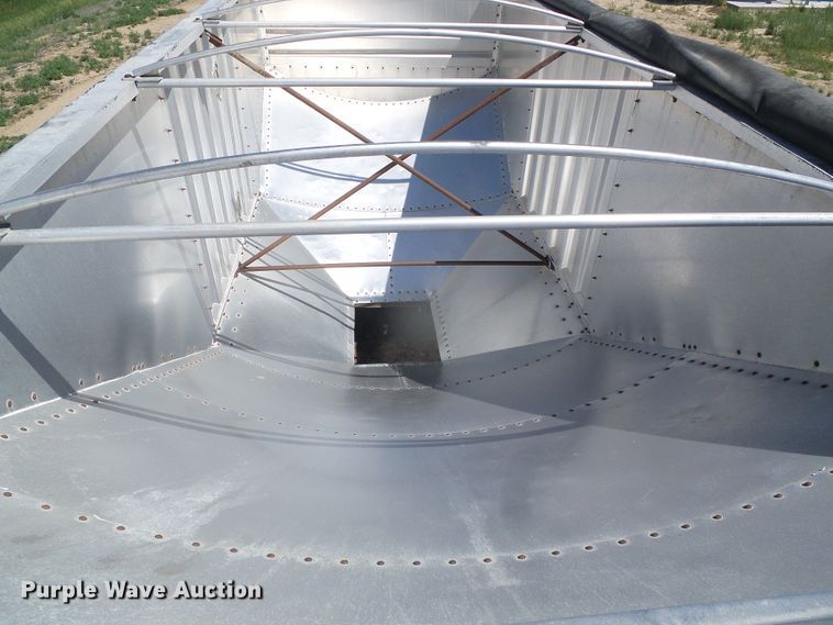 image for item DH4944 2004 Jet double hopper bottom grain trailer