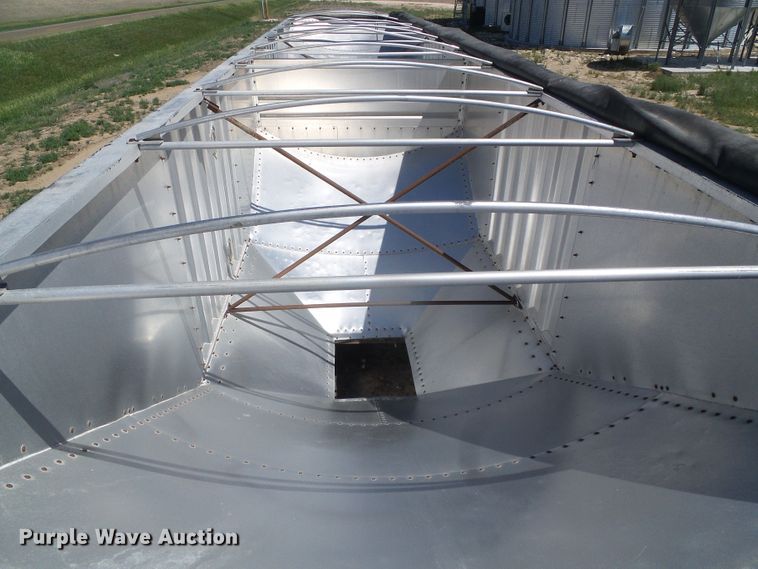 image for item DH4944 2004 Jet double hopper bottom grain trailer