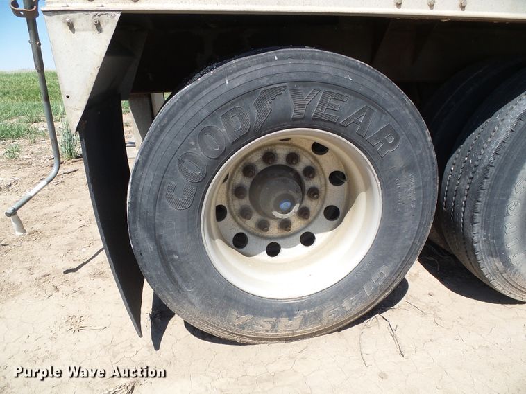 image for item DH4944 2004 Jet double hopper bottom grain trailer