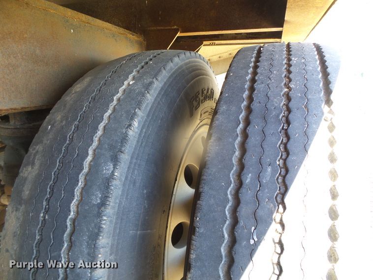 image for item DH4944 2004 Jet double hopper bottom grain trailer