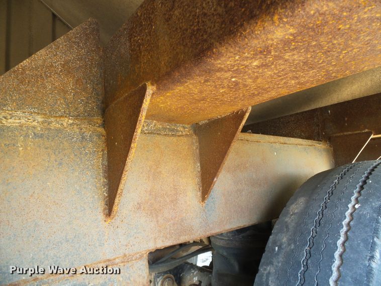 image for item DH4944 2004 Jet double hopper bottom grain trailer