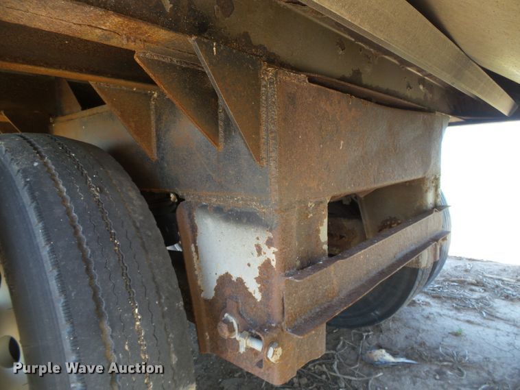 image for item DH4944 2004 Jet double hopper bottom grain trailer