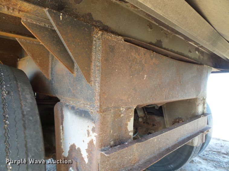 image for item DH4944 2004 Jet double hopper bottom grain trailer