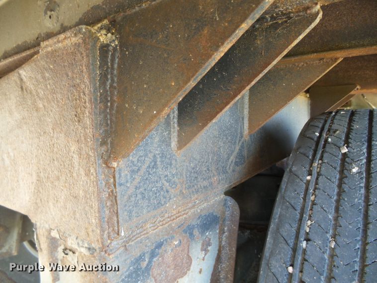 image for item DH4944 2004 Jet double hopper bottom grain trailer