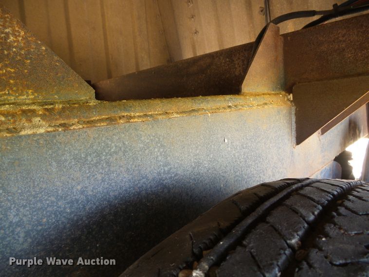 image for item DH4944 2004 Jet double hopper bottom grain trailer