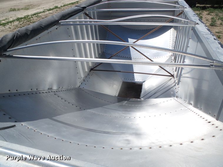 image for item DH4944 2004 Jet double hopper bottom grain trailer