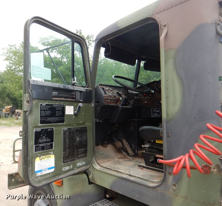 image for item DH5334 1992 Freightliner M915A2  semi truck