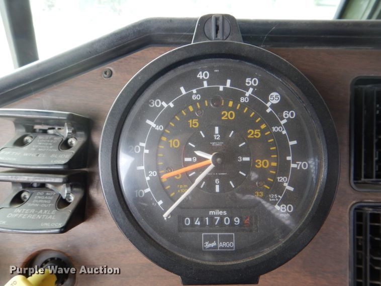 image for item DH5334 1992 Freightliner M915A2  semi truck