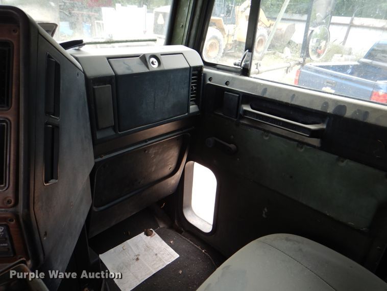 image for item DH5334 1992 Freightliner M915A2  semi truck