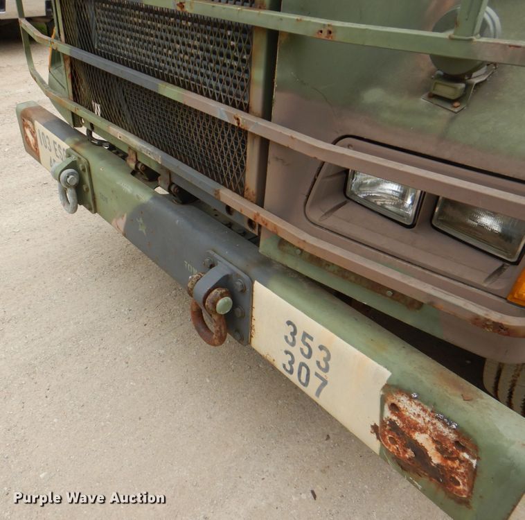 image for item DH5334 1992 Freightliner M915A2  semi truck