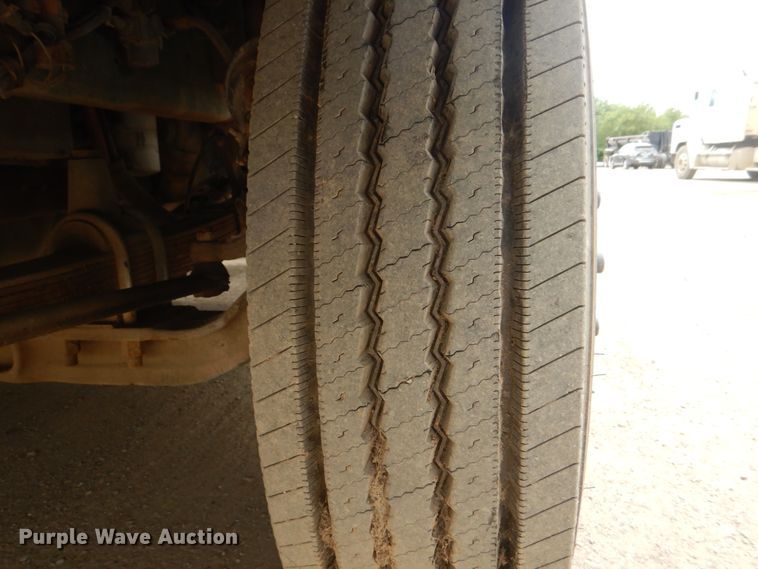 image for item DH5334 1992 Freightliner M915A2  semi truck