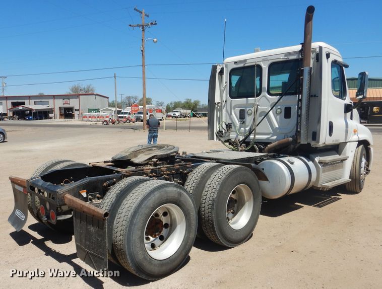image for item DI0108 2013 Freightliner Cascadia