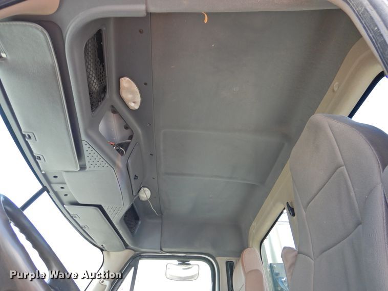 image for item DI0108 2013 Freightliner Cascadia