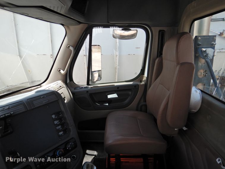 image for item DI0108 2013 Freightliner Cascadia