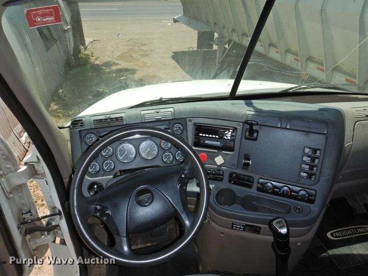 image for item DI0108 2013 Freightliner Cascadia