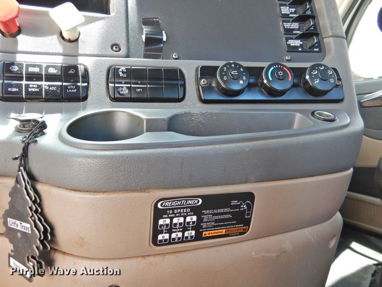 image for item DI0108 2013 Freightliner Cascadia