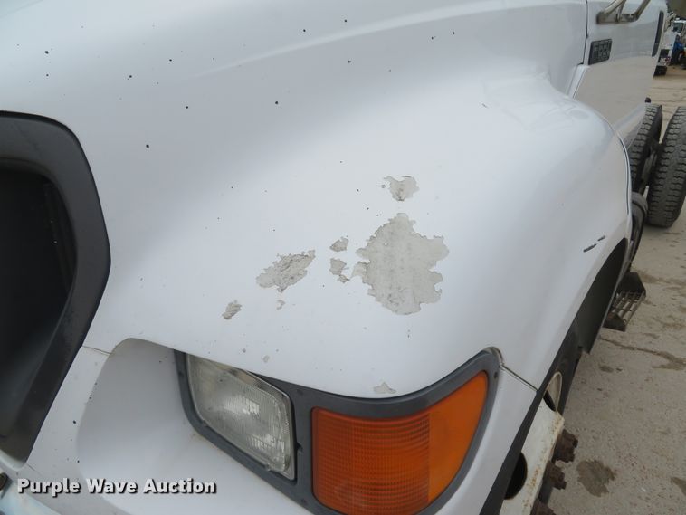 image for item DI2212 2003 Ford F650 Super Duty XLT  truck cab and chassis