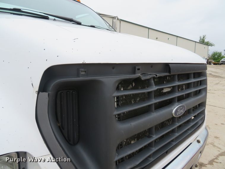 image for item DI2212 2003 Ford F650 Super Duty XLT  truck cab and chassis