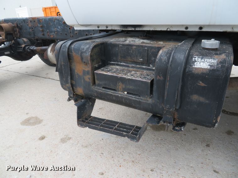 image for item DI2212 2003 Ford F650 Super Duty XLT  truck cab and chassis