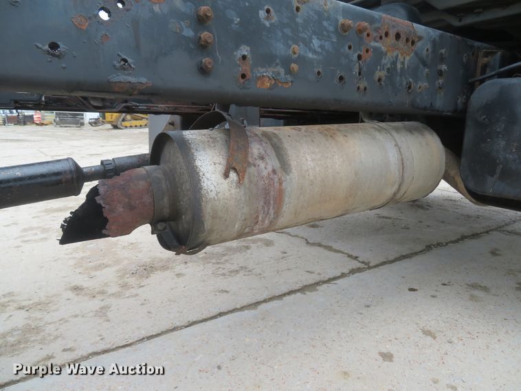 image for item DI2212 2003 Ford F650 Super Duty XLT  truck cab and chassis