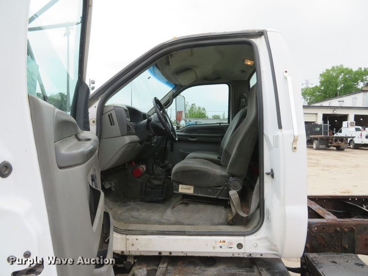 image for item DI2212 2003 Ford F650 Super Duty XLT  truck cab and chassis