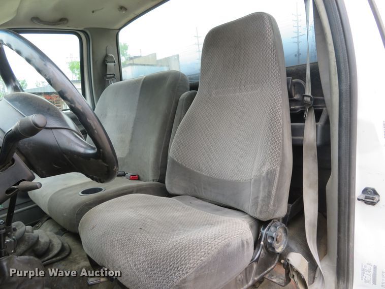 image for item DI2212 2003 Ford F650 Super Duty XLT  truck cab and chassis