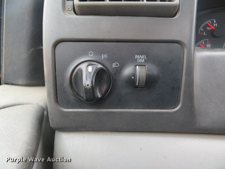 image for item DI2212 2003 Ford F650 Super Duty XLT  truck cab and chassis