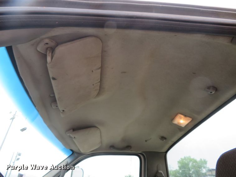 image for item DI2212 2003 Ford F650 Super Duty XLT  truck cab and chassis