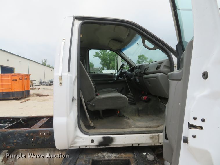 image for item DI2212 2003 Ford F650 Super Duty XLT  truck cab and chassis
