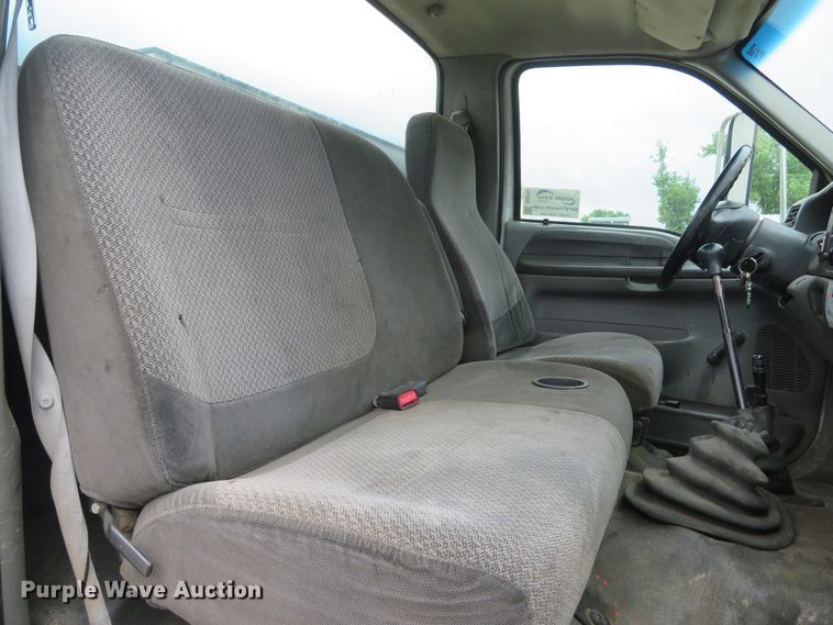 image for item DI2212 2003 Ford F650 Super Duty XLT  truck cab and chassis