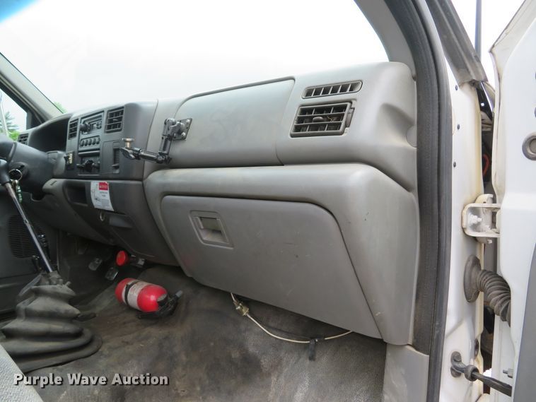 image for item DI2212 2003 Ford F650 Super Duty XLT  truck cab and chassis