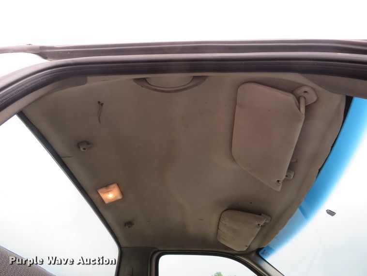 image for item DI2212 2003 Ford F650 Super Duty XLT  truck cab and chassis