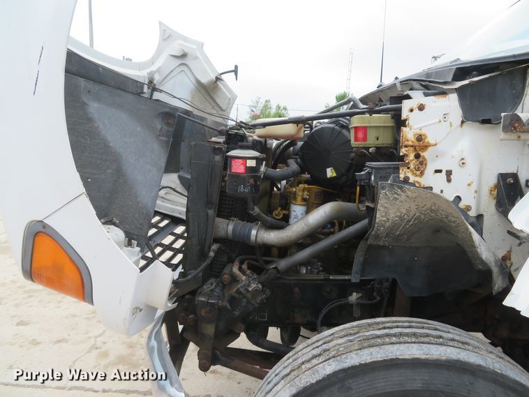 image for item DI2212 2003 Ford F650 Super Duty XLT  truck cab and chassis