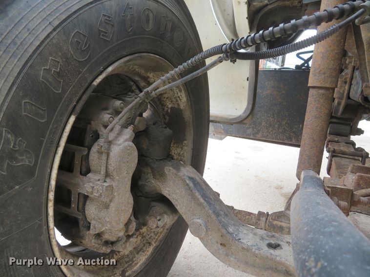 image for item DI2212 2003 Ford F650 Super Duty XLT  truck cab and chassis