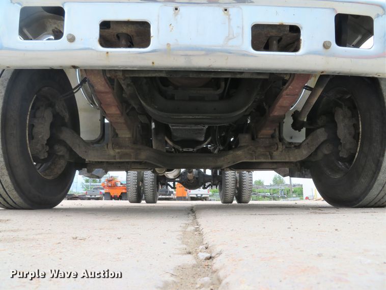 image for item DI2212 2003 Ford F650 Super Duty XLT  truck cab and chassis