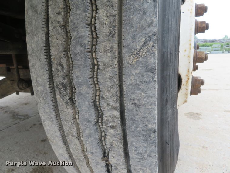 image for item DI2212 2003 Ford F650 Super Duty XLT  truck cab and chassis