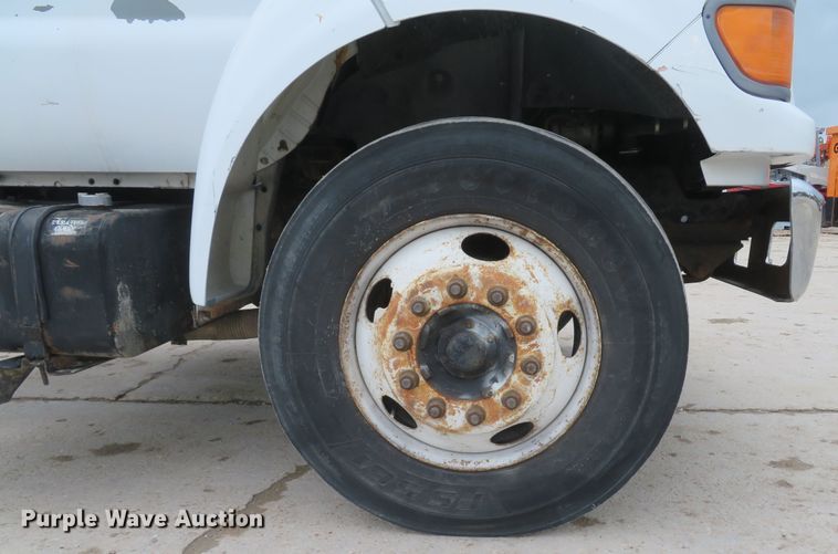 image for item DI2212 2003 Ford F650 Super Duty XLT  truck cab and chassis