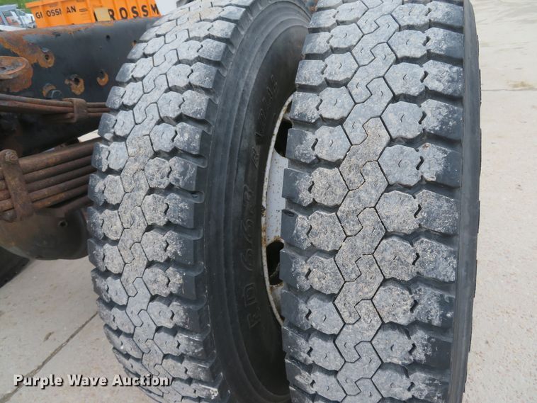 image for item DI2212 2003 Ford F650 Super Duty XLT  truck cab and chassis