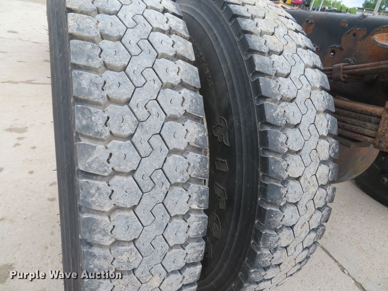 image for item DI2212 2003 Ford F650 Super Duty XLT  truck cab and chassis