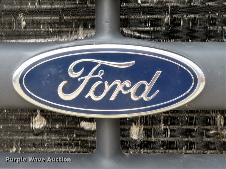 image for item DI2212 2003 Ford F650 Super Duty XLT  truck cab and chassis