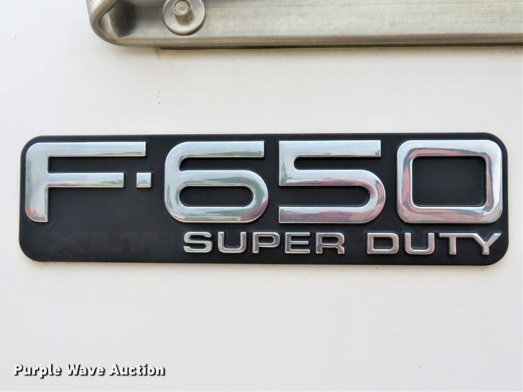 image for item DI2212 2003 Ford F650 Super Duty XLT  truck cab and chassis