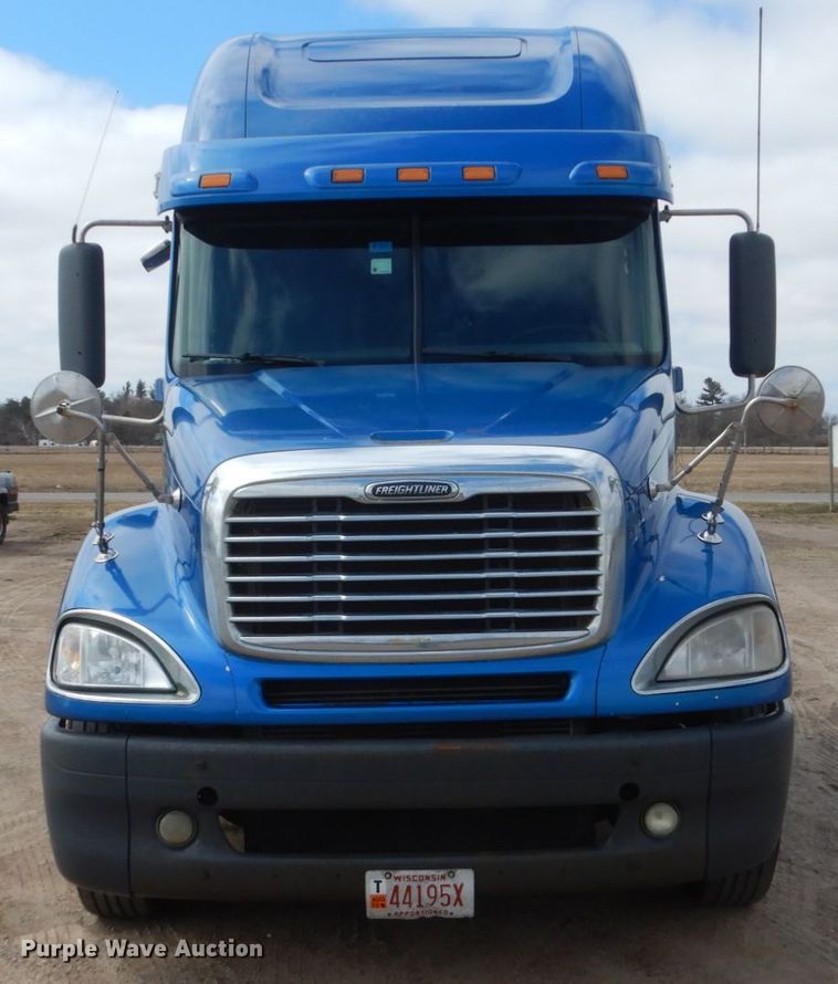 image for item FX9063 2009 Freightliner Columbia semi truck