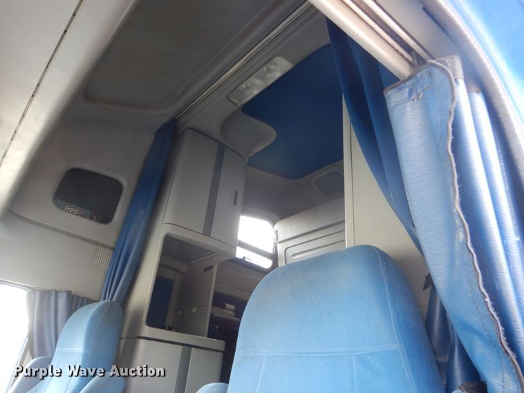 image for item FX9063 2009 Freightliner Columbia semi truck